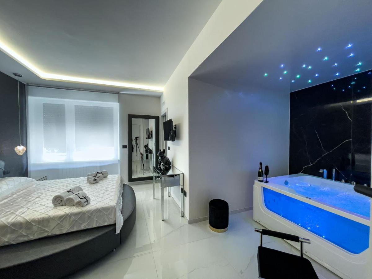 Distinto Suite & Rooms 莱切 外观 照片